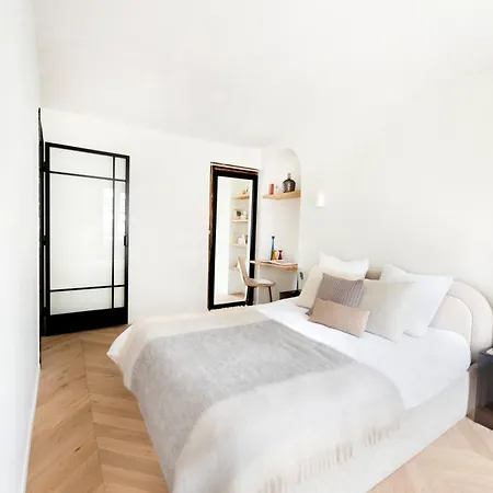 Stunning Architect-designed Parisian Flat Apartment